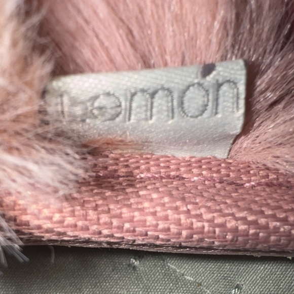 LEMON FAUX FUR SLIPPERS Size M/L. Some spots on the bottom Soft and cozy worn 1X - Picture 6 of 8